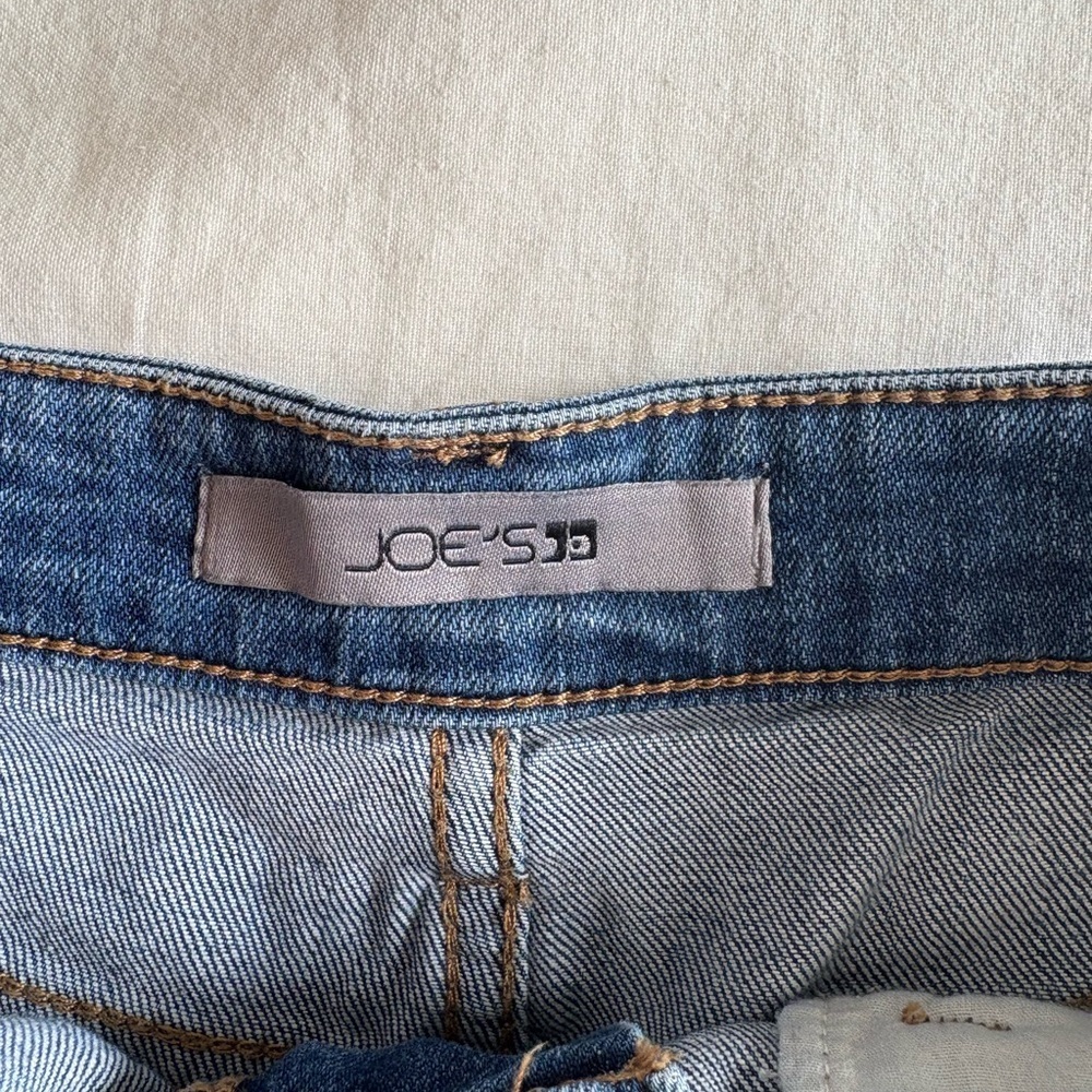 Joe’s Jeans Frayed Denim Cutoff Shorts Size 27 Medium Wash Stretch - Picture 5 of 6